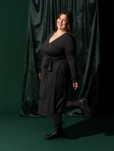 Kietaisumekko, Musta