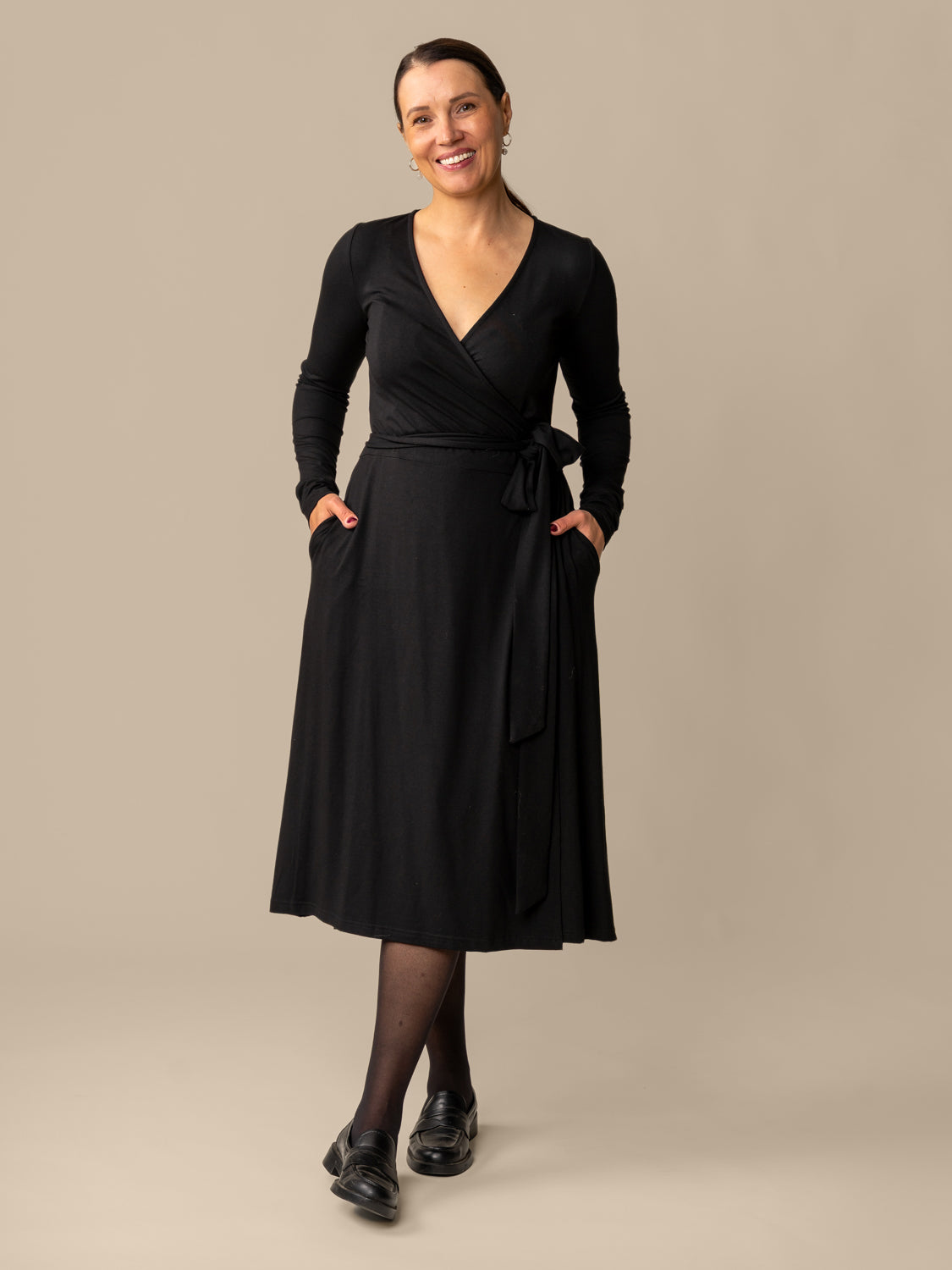 Kietaisumekko, Musta