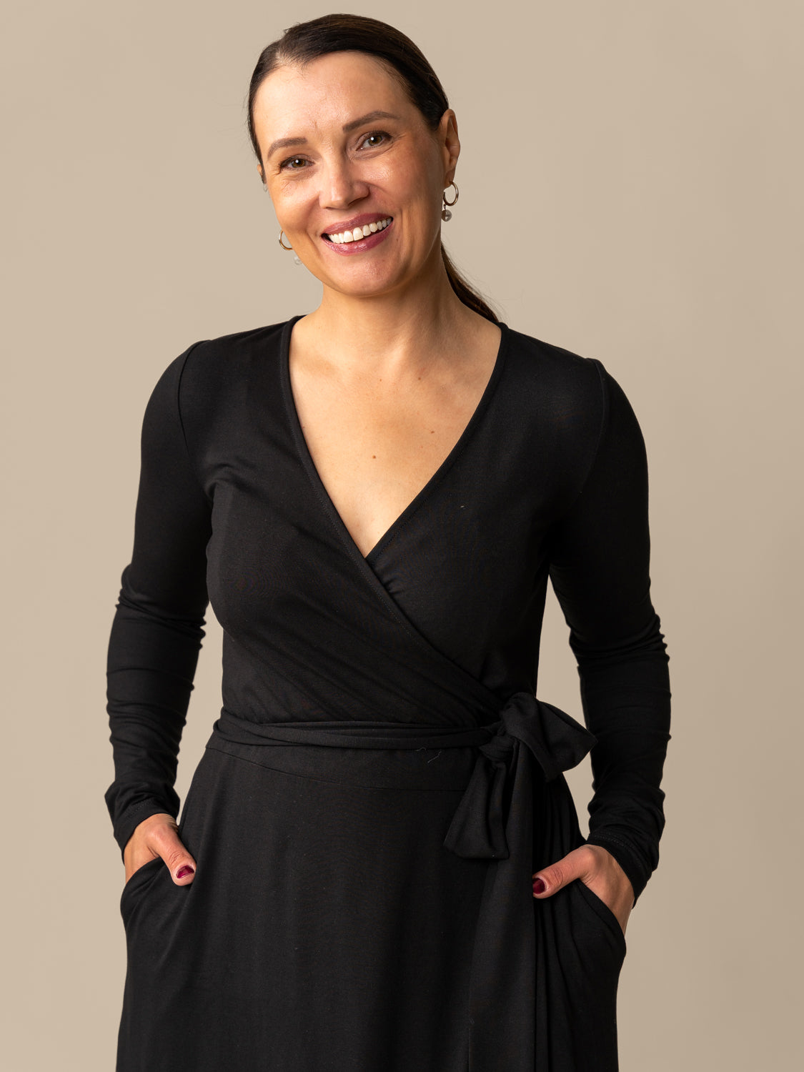 Kietaisumekko, Musta