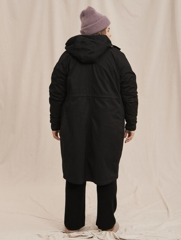 Kuurna Parka, Musta