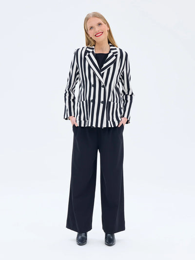 Luisa Jakku Raita, Musta/Valkoinen