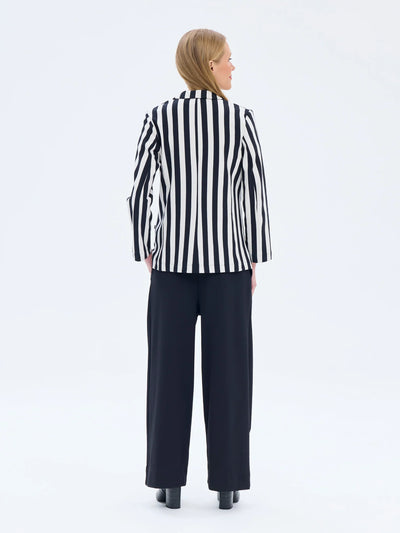 Luisa Jakku Raita, Musta/Valkoinen