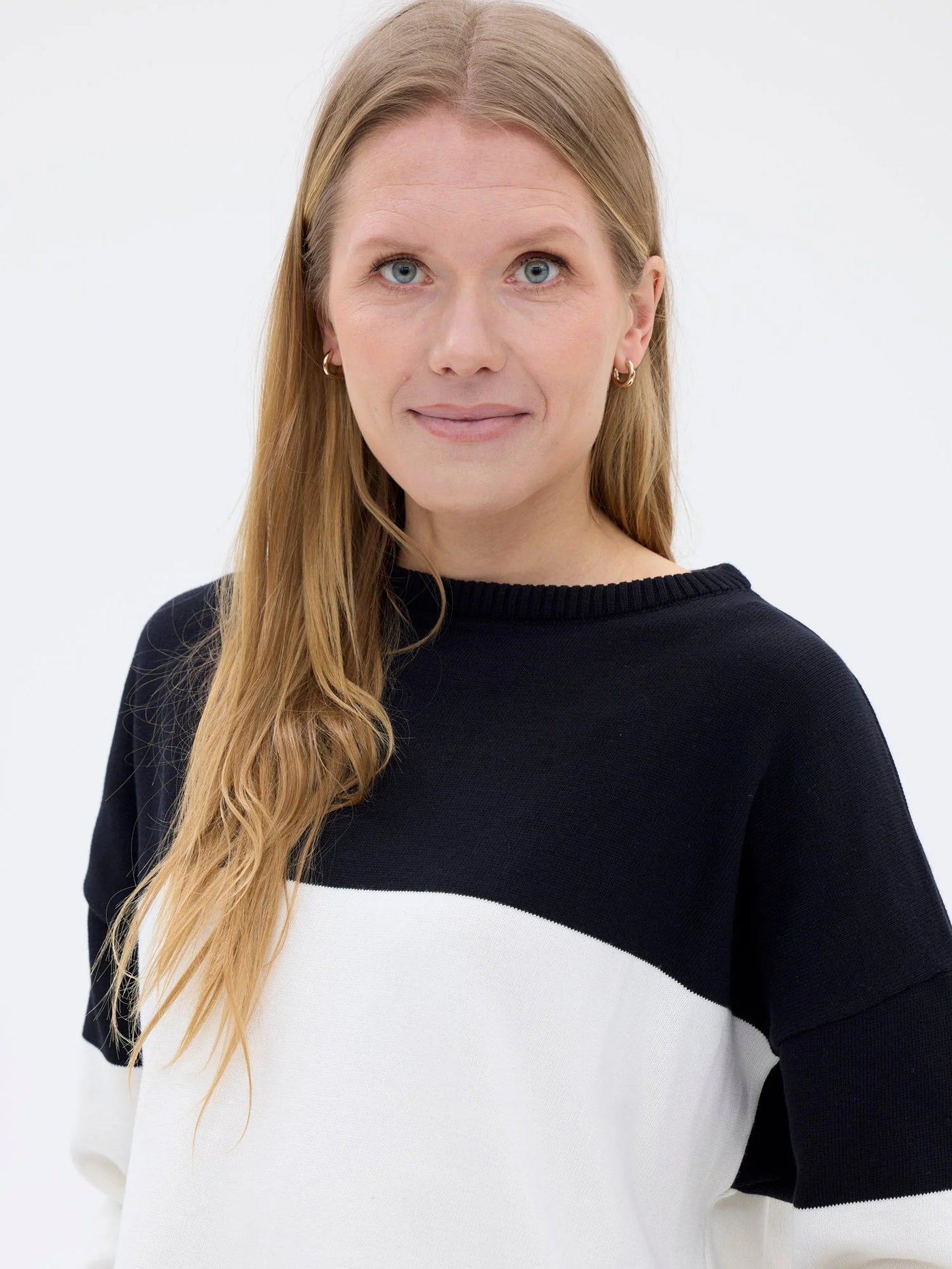 Sofia Neulepaita, Musta/Valkoinen