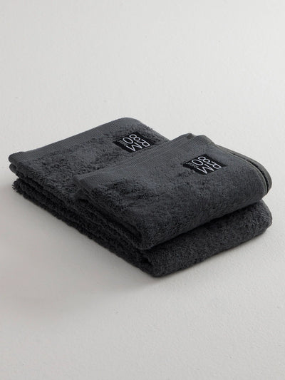 Kylpypyyhe, Tummanharmaa