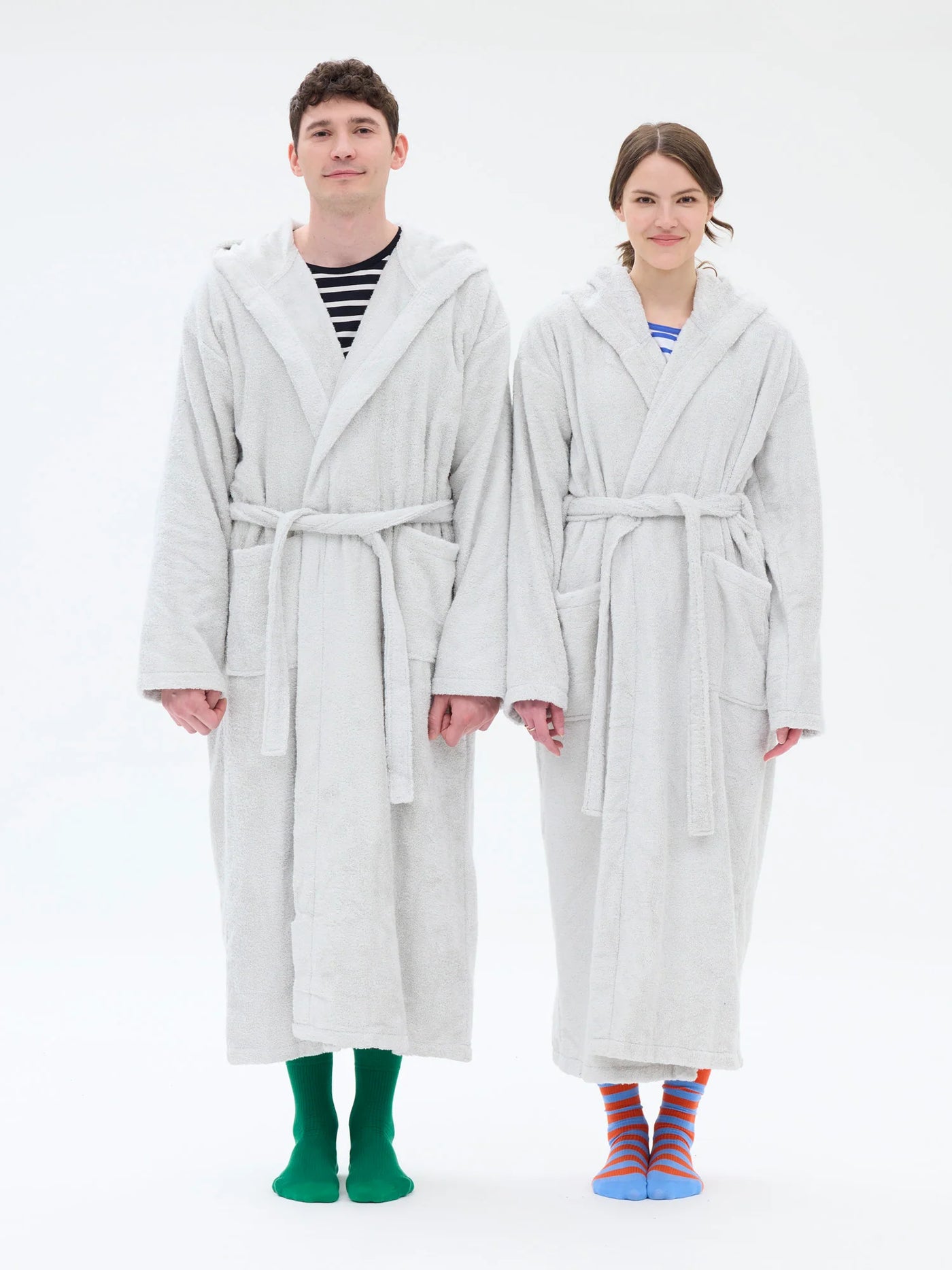 Hupullinen kylpytakki, Vaaleanharmaa