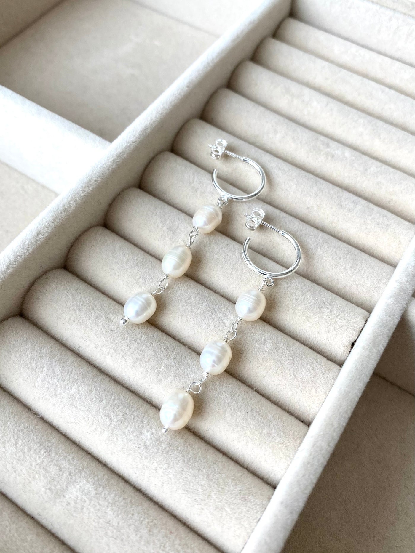 Aarteeni Korvakorut, Hopea Helmi