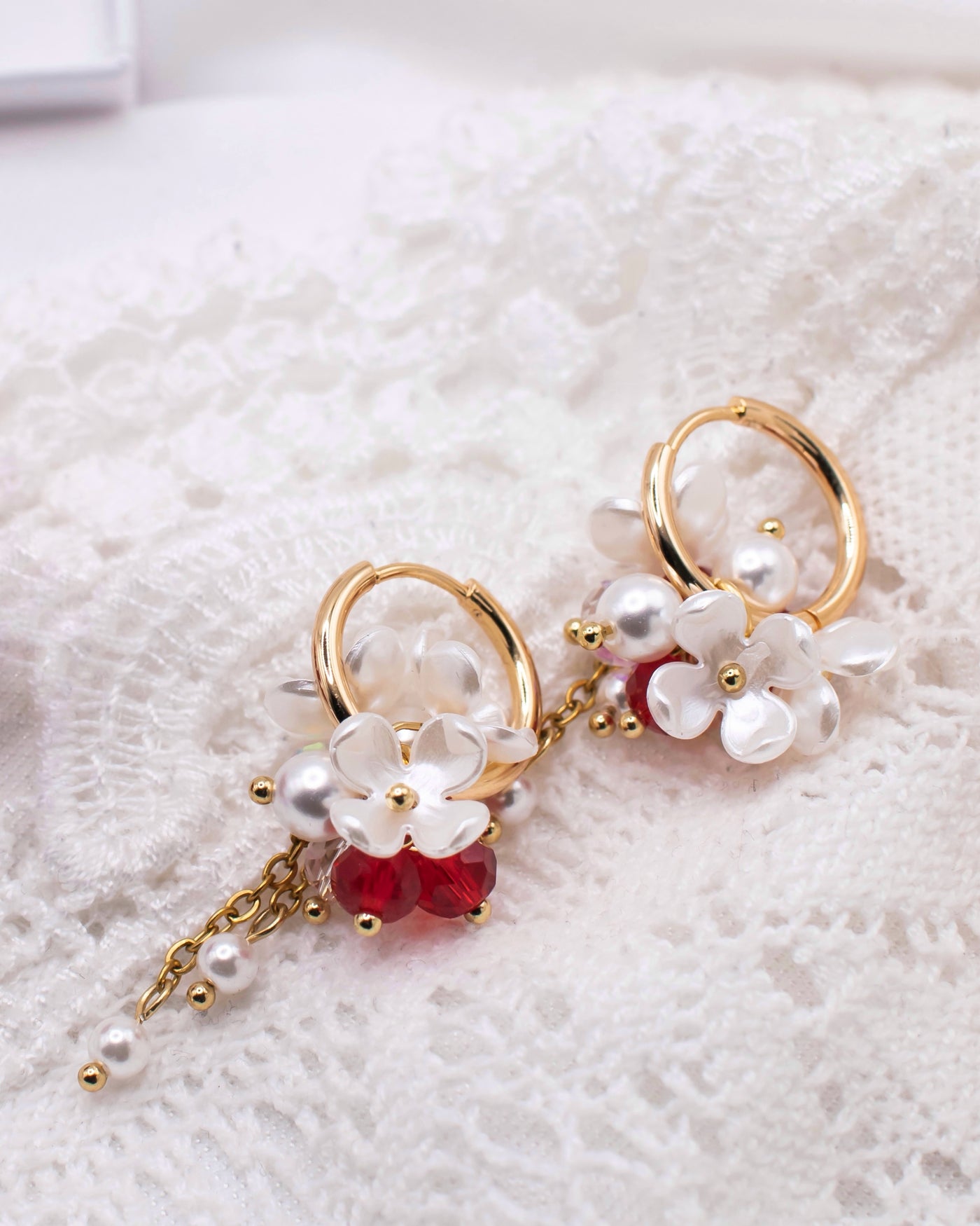 Aida Korvakorut, eri värejä