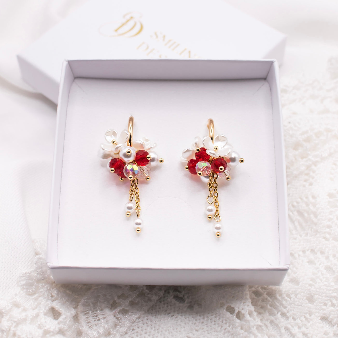 Aida Korvakorut, eri värejä