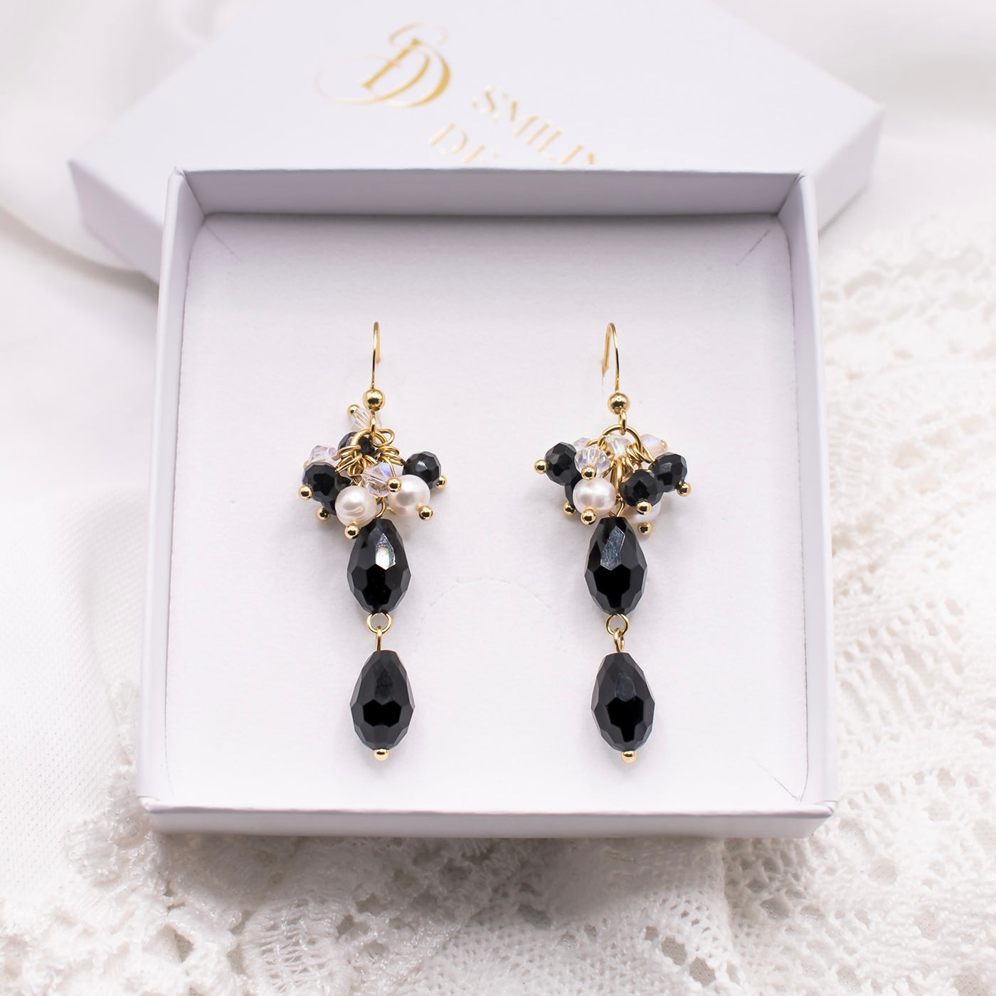 Bea Korvakorut Musta