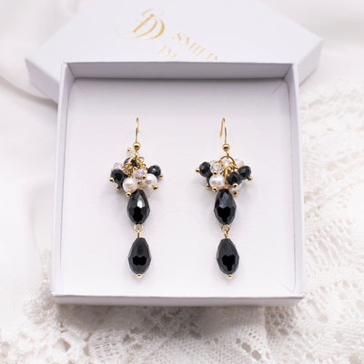 Bea Korvakorut Musta