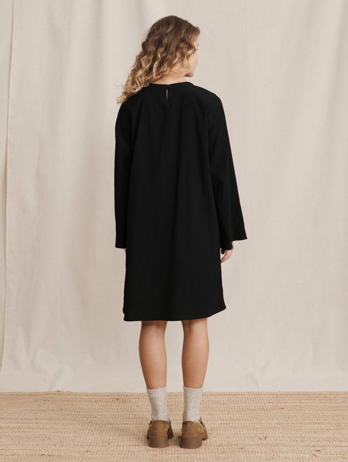 Bettina Mekko, Musta