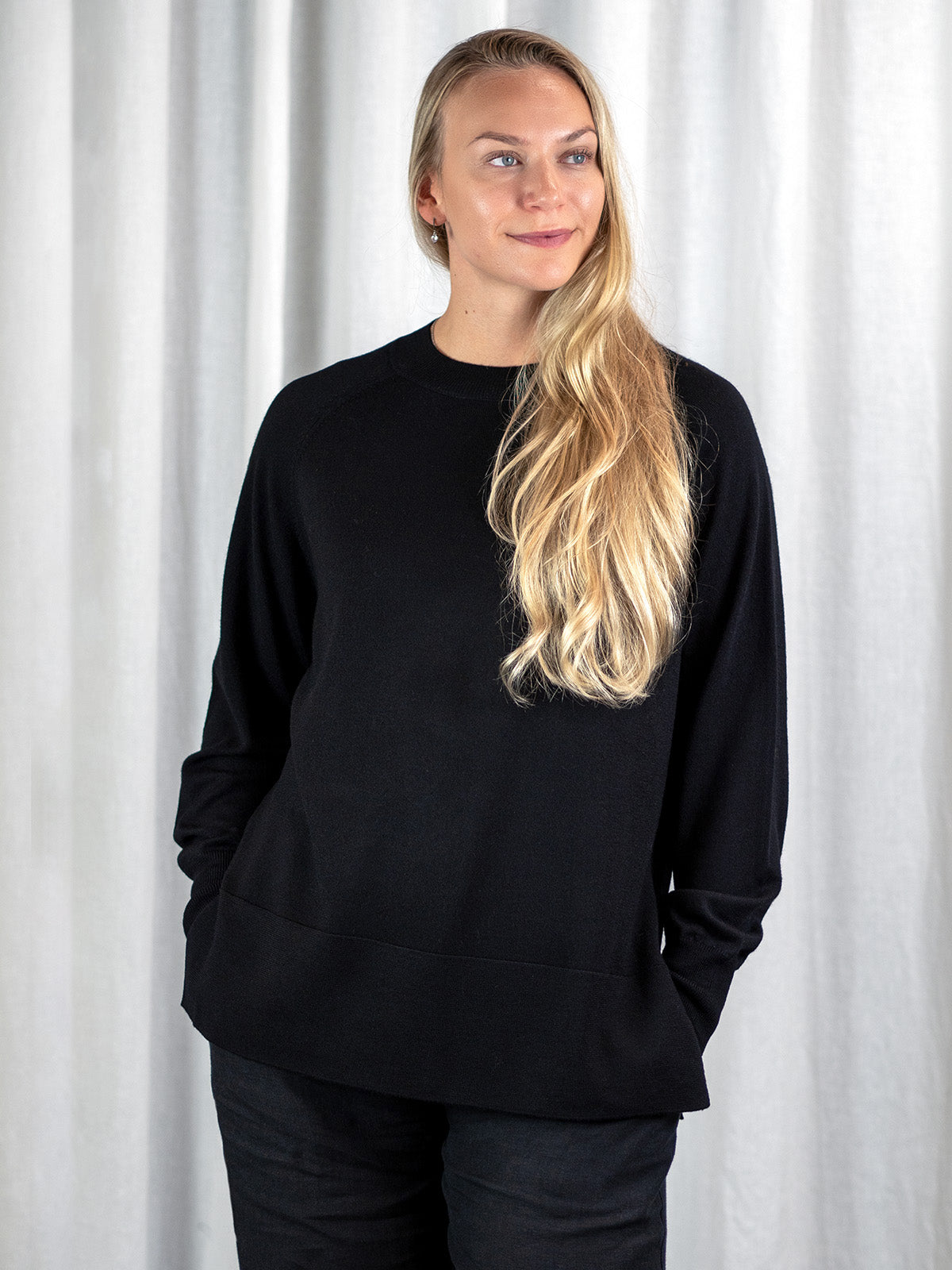 Jolie Merinovillapusero, Black