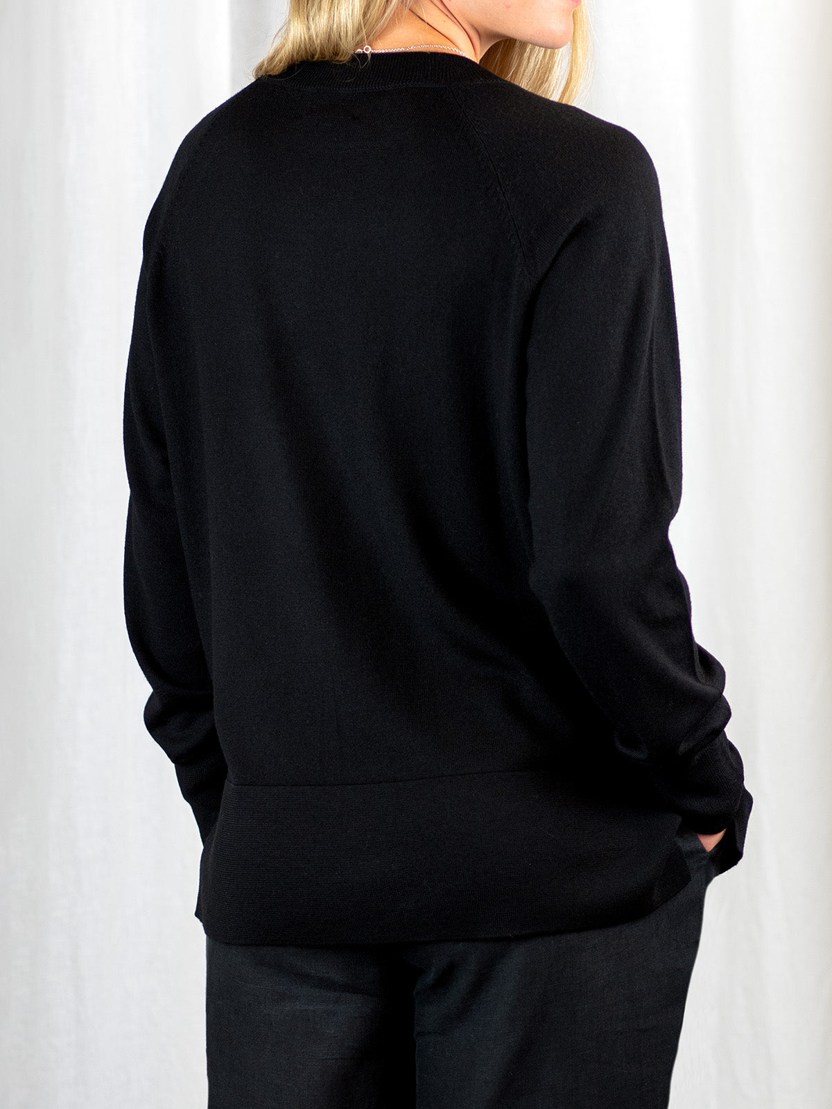 Jolie Merinovillapusero, Black