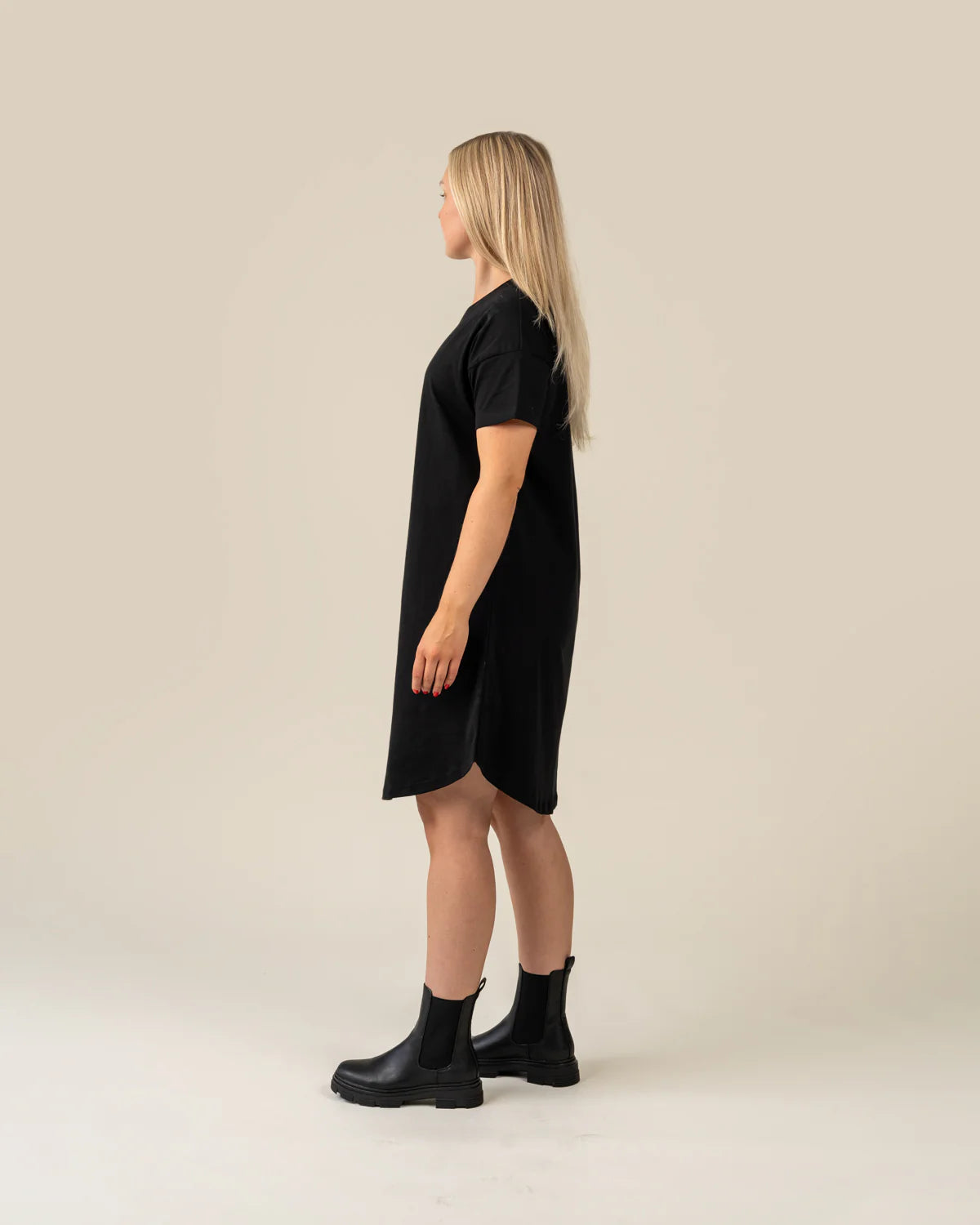 Noki T-paitamekko, Musta