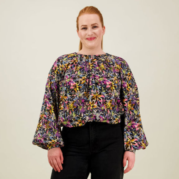 Fantasy Voluminous Blouse