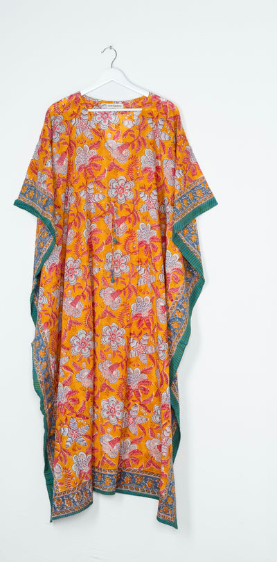 Colorful Kaftan, eri värejä