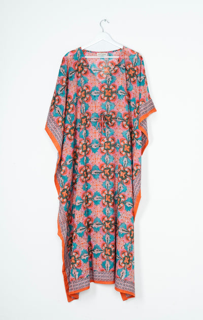 Colorful Kaftan, eri värejä