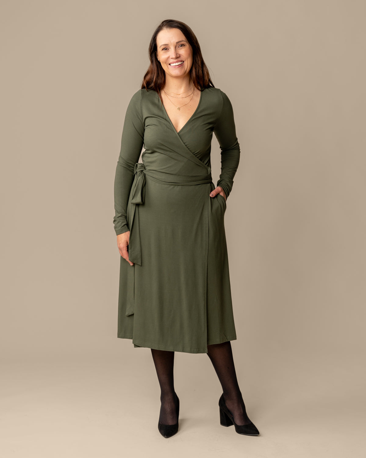 Kietaisumekko, Khaki