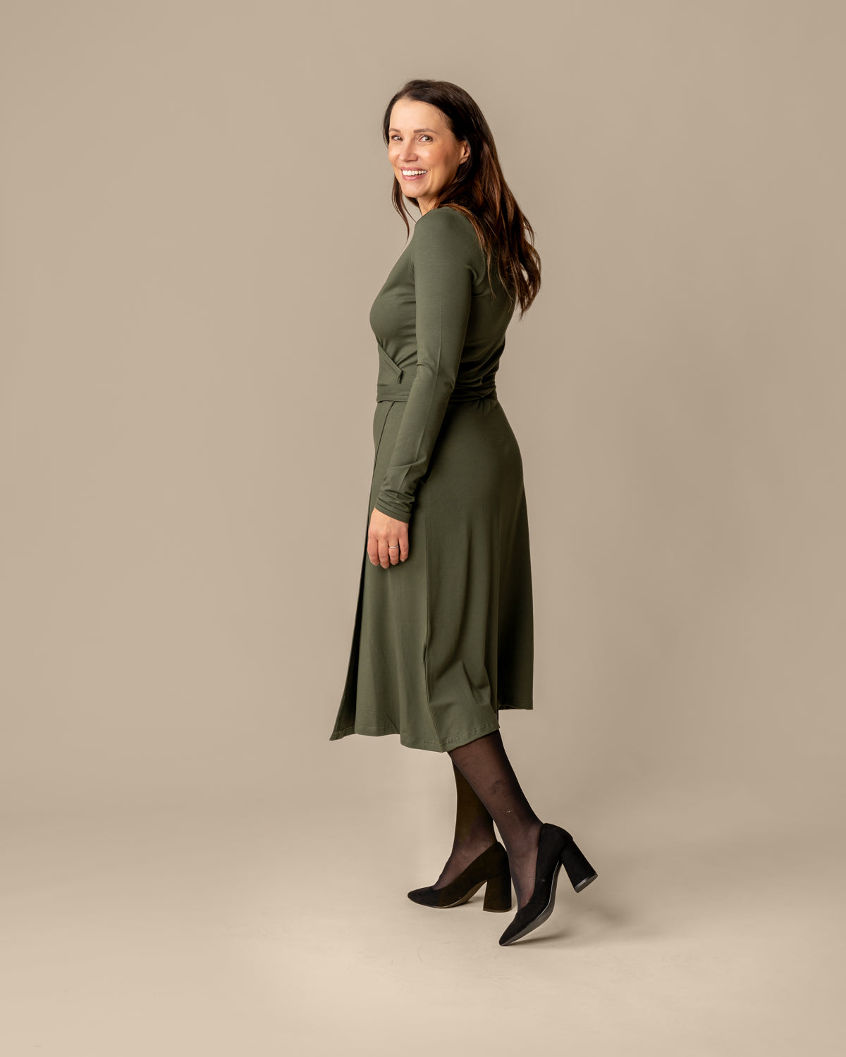 Kietaisumekko, Khaki