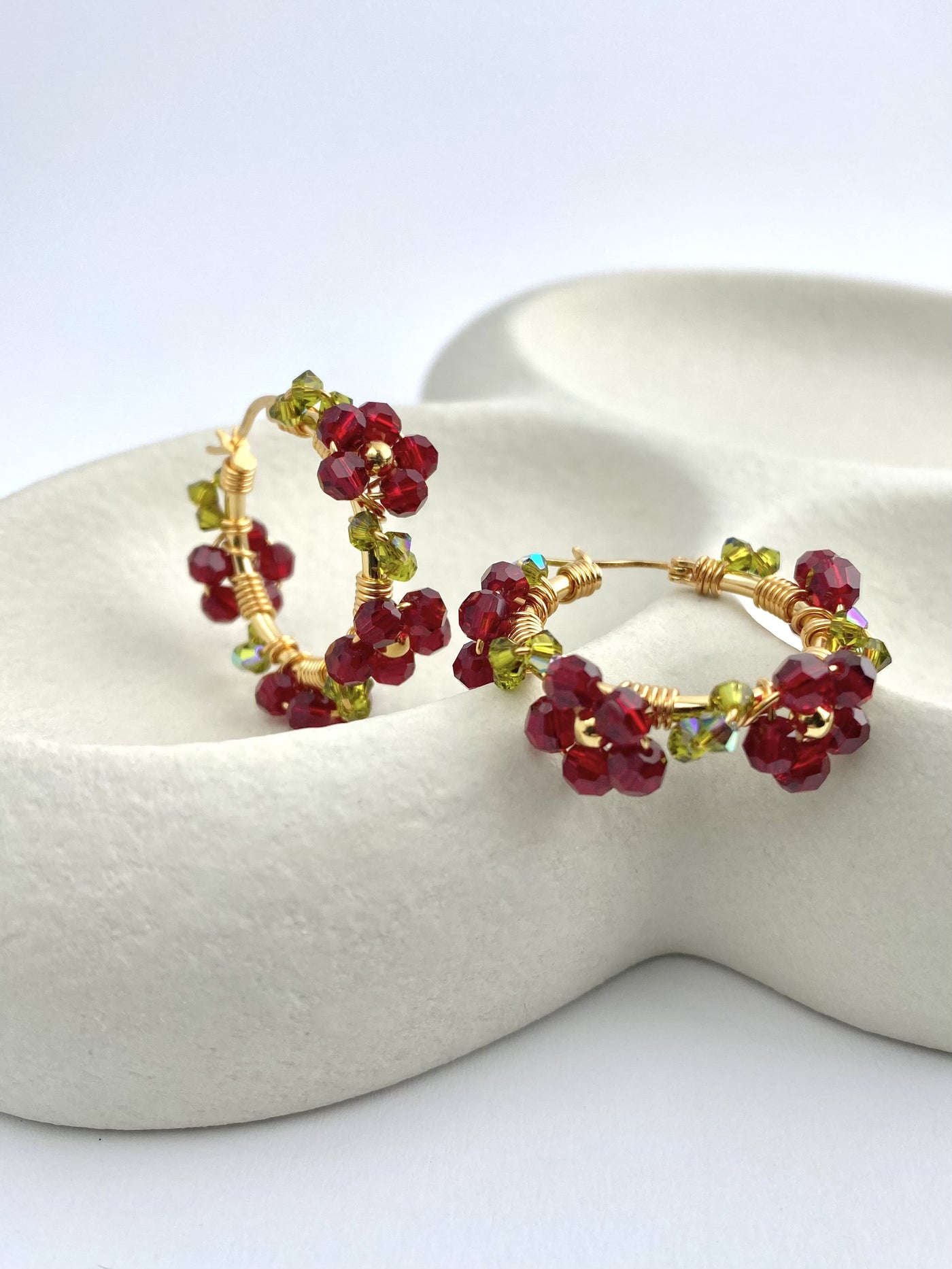 Kristalliniitty Korvakorut, Kullattu, eri värejä