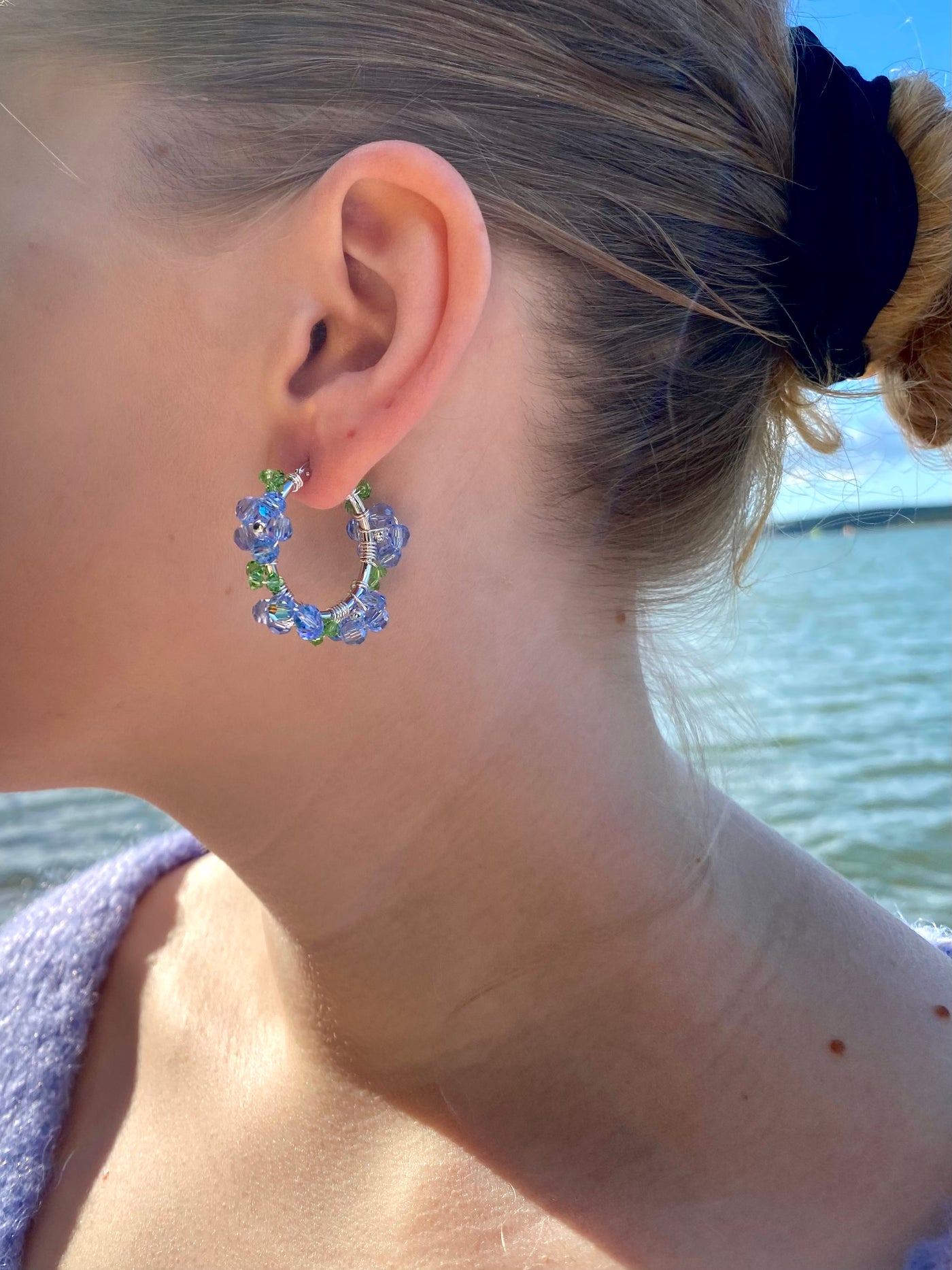 Kristalliniitty Korvakorut, Hopea, eri värejä