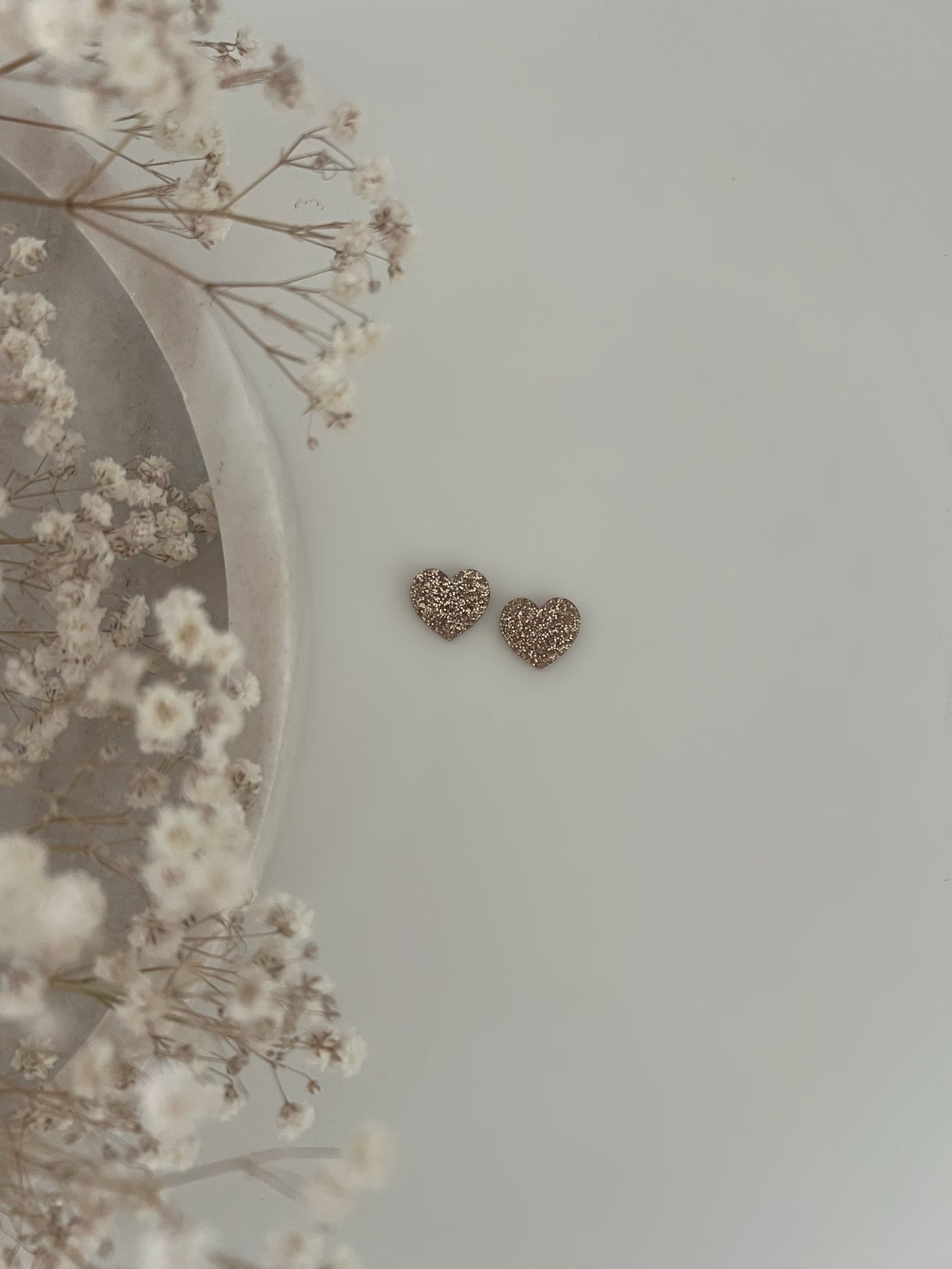 Lyyli Korvakorut, eri värejä