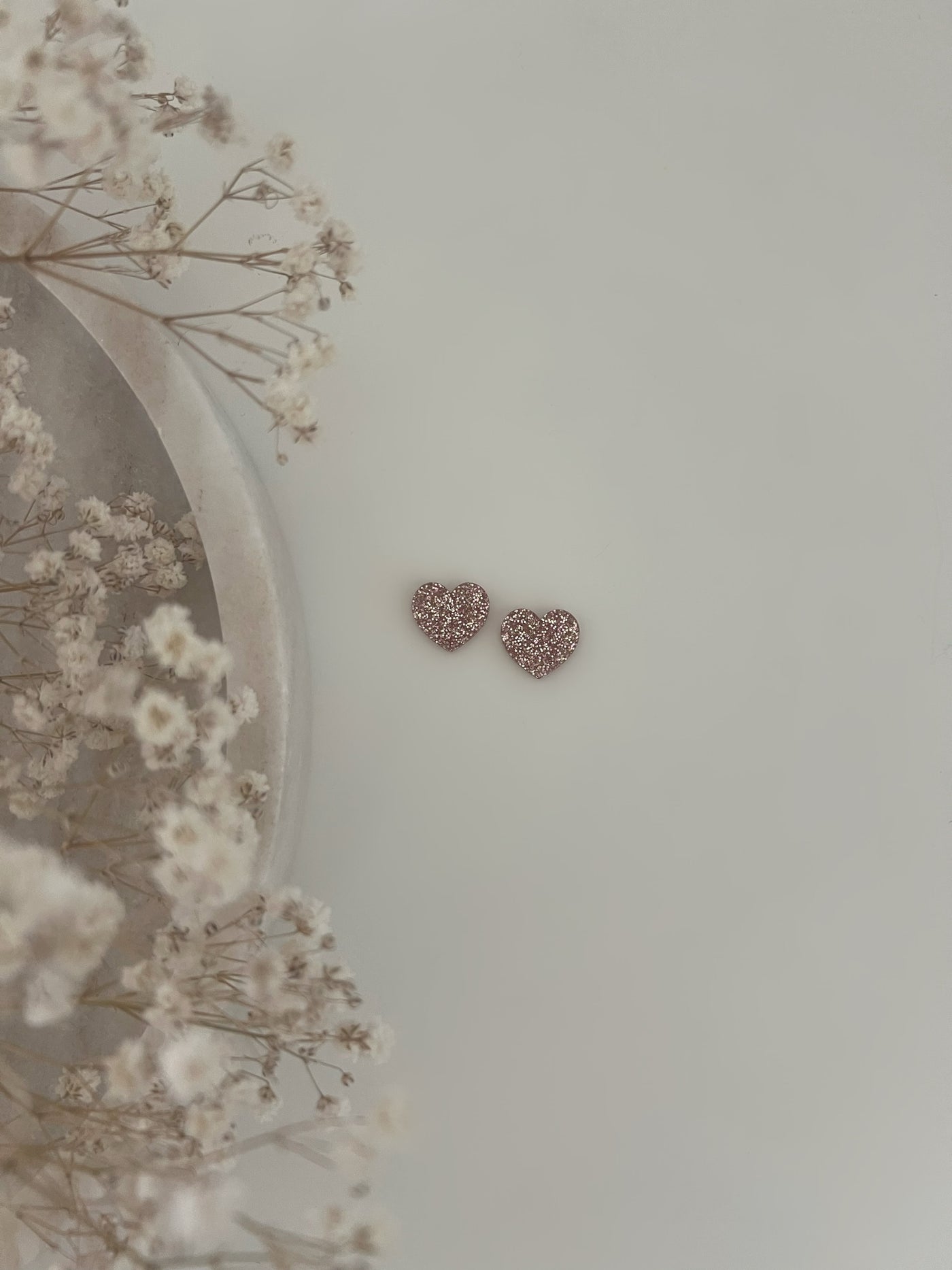 Lyyli Korvakorut, eri värejä