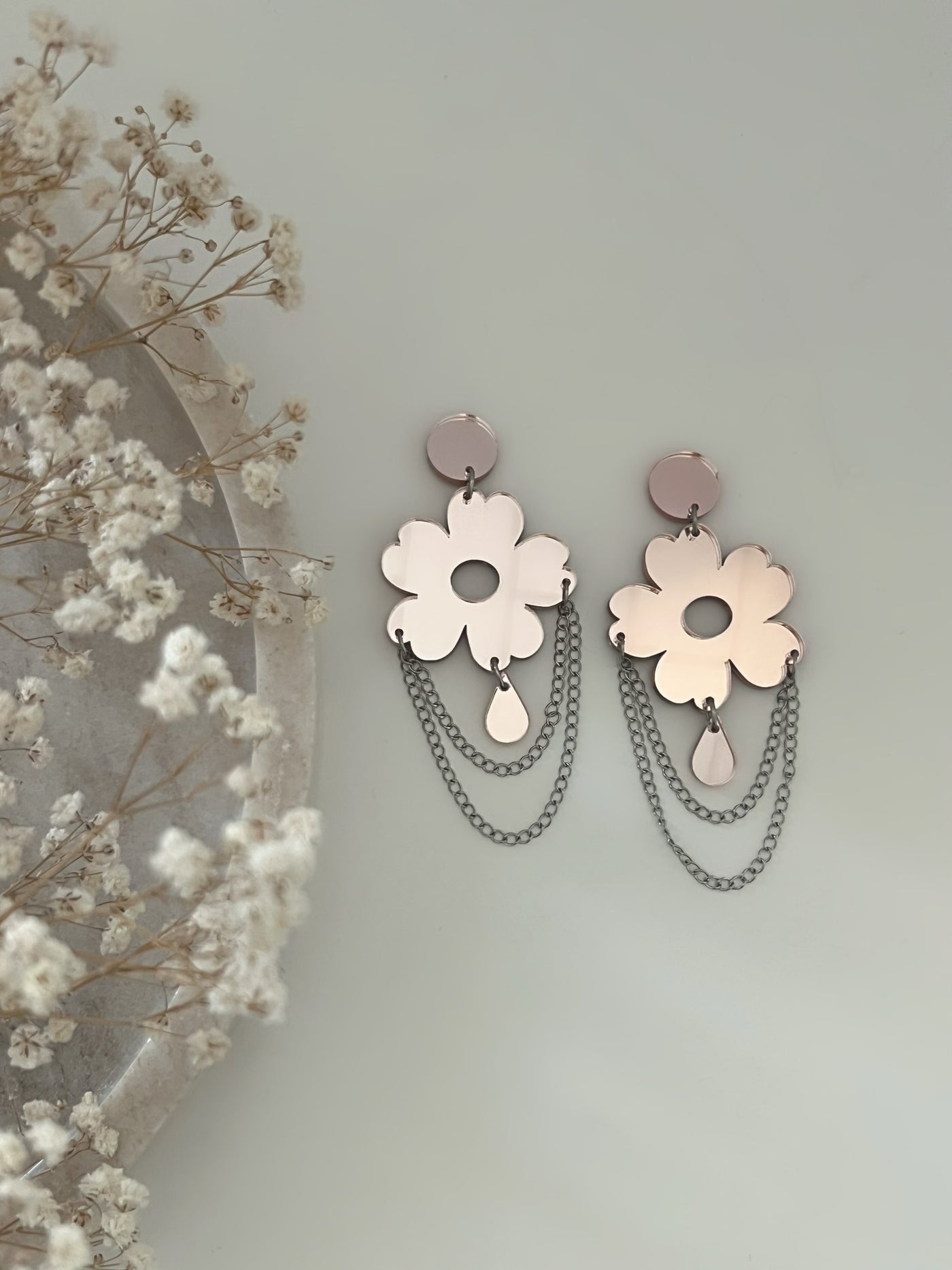 Nuppu Akryyli Korvakorut Ketjulla, Ruusukultapeili