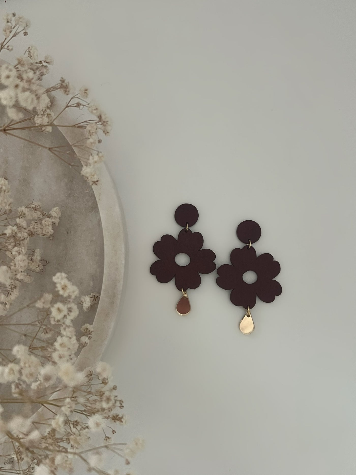 Nuppu Vaneri Kulta, Viininpunainen