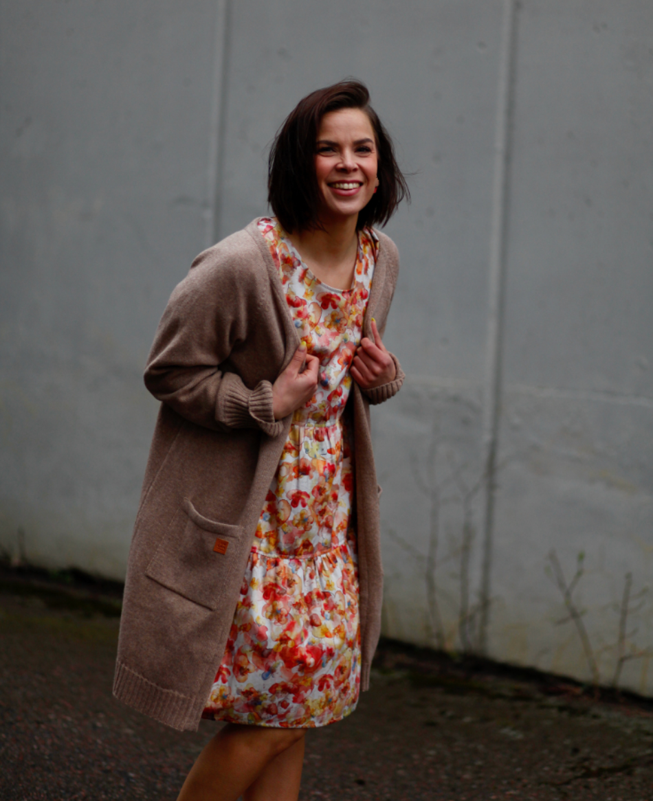 Kajastus Neuletakki Sand