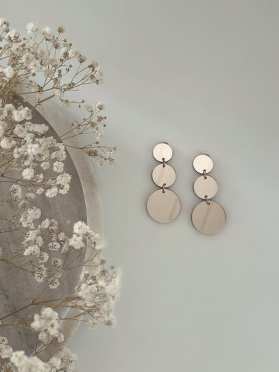 Pouta Max Peiliakryyli Korvakorut, eri värejä