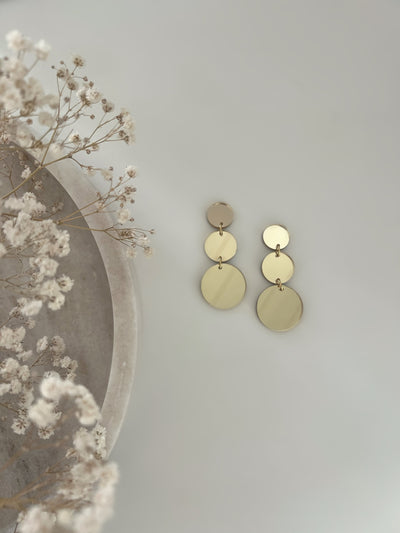 Pouta Max Peiliakryyli Korvakorut, eri värejä