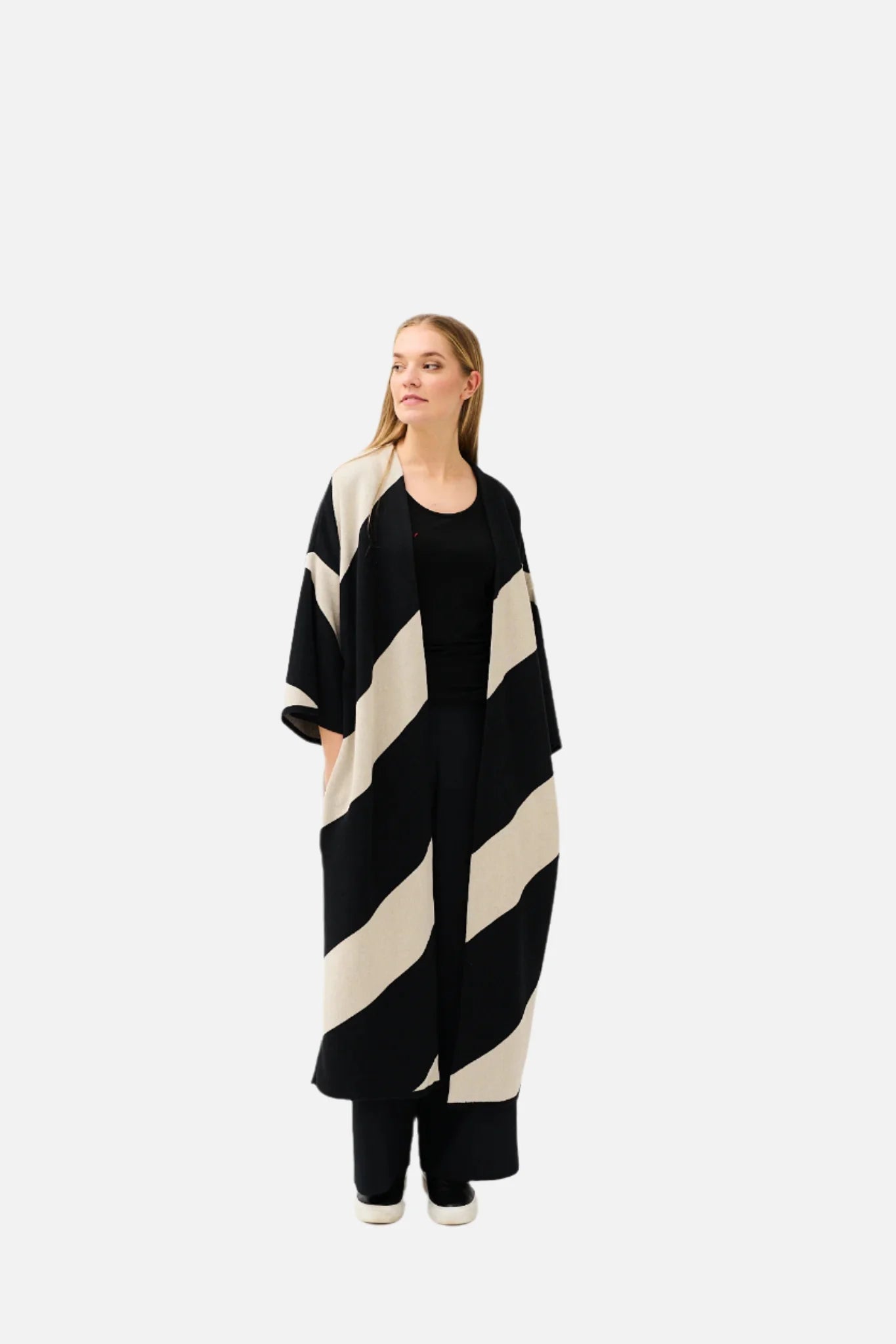 WIDE SLEEVE Neuletakki, Musta/hiekka
