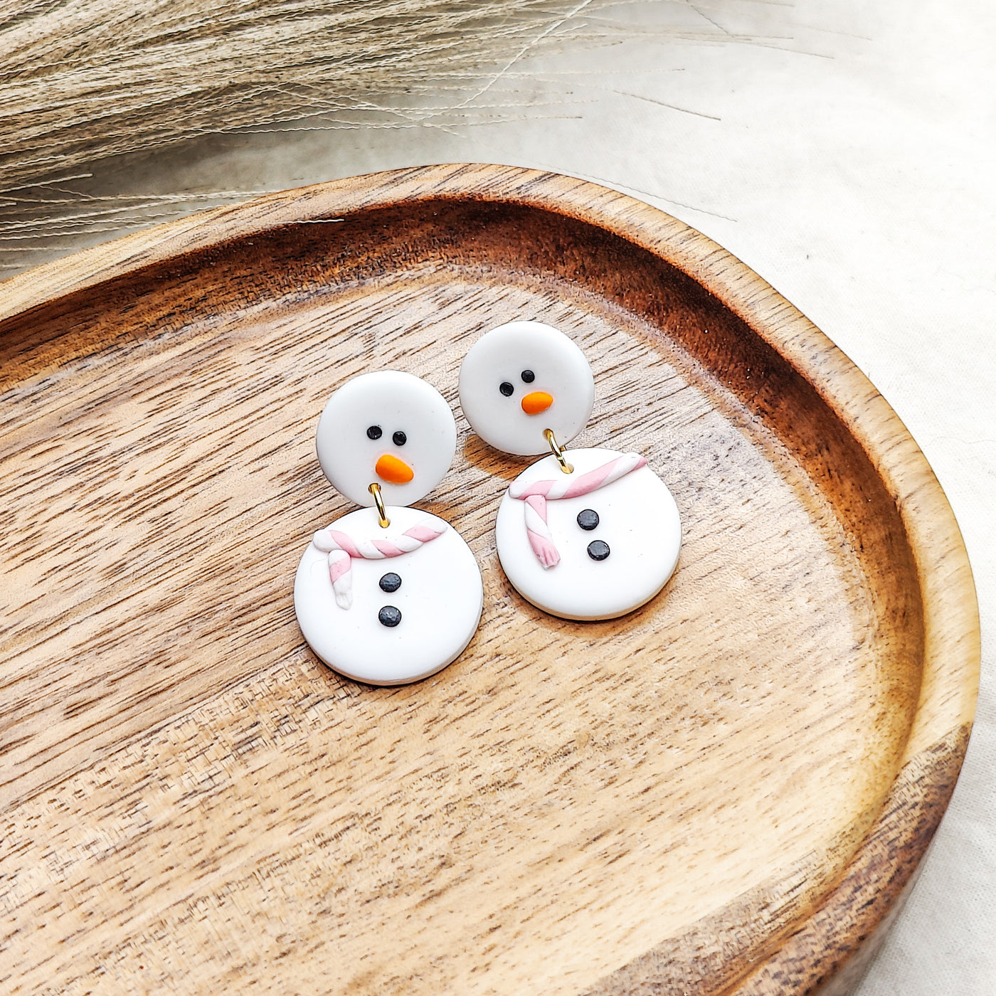 Lumiukot Korvakorut, eri värejä