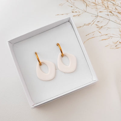 Vera Korvakorut, eri värejä