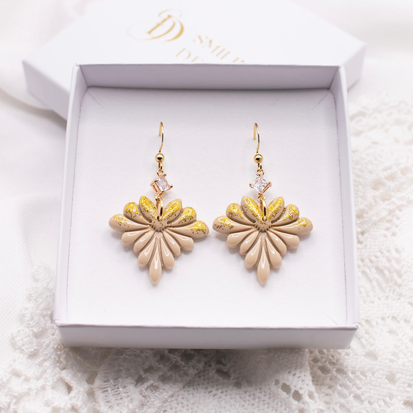 Vivian Korvakorut, eri värejä