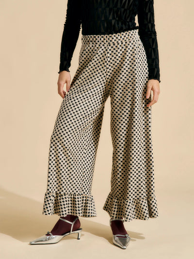 Nanda Pants, Almond Chess