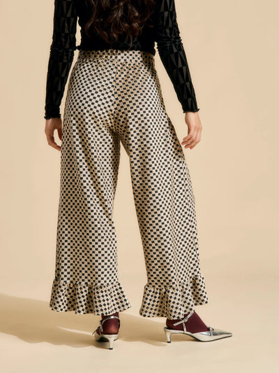 Nanda Pants, Almond Chess