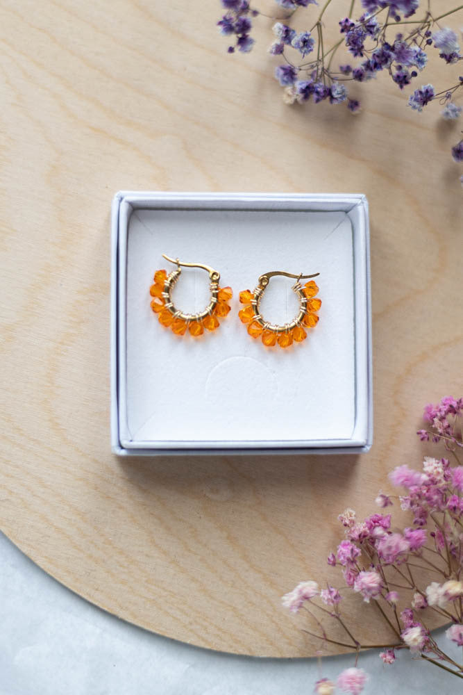 Alma Korvakorut, eri värejä