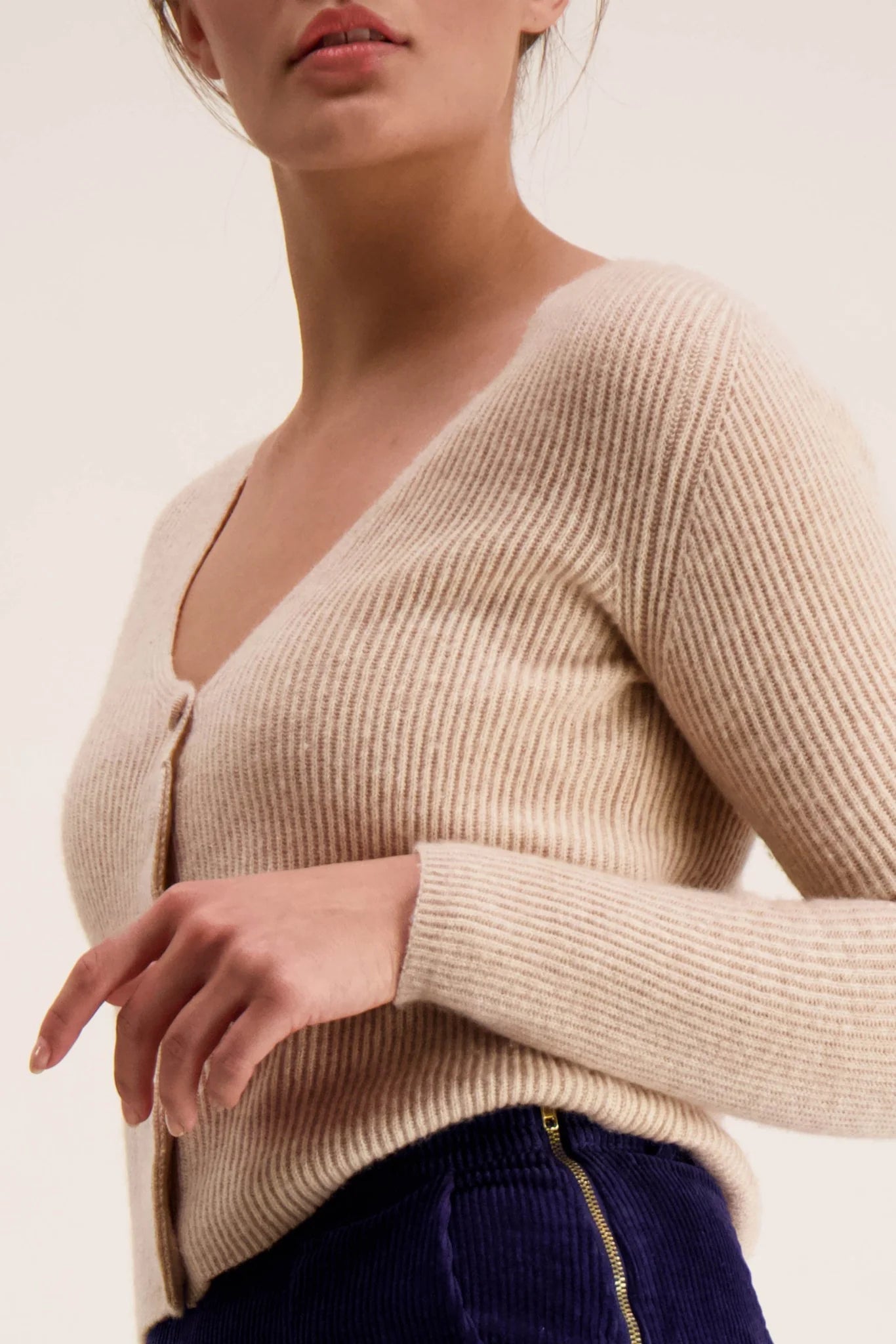 Cashmere Cardigan, Hay