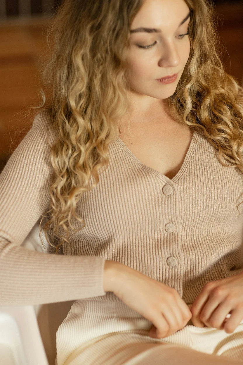 Cashmere Cardigan, Hay