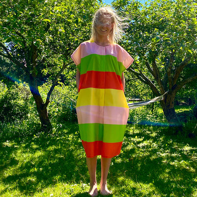 Elegance Mekko, 4-Raita Vaaleanpunainen