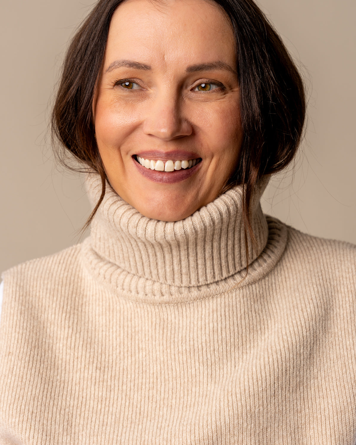 Halla Kauluri, Beige