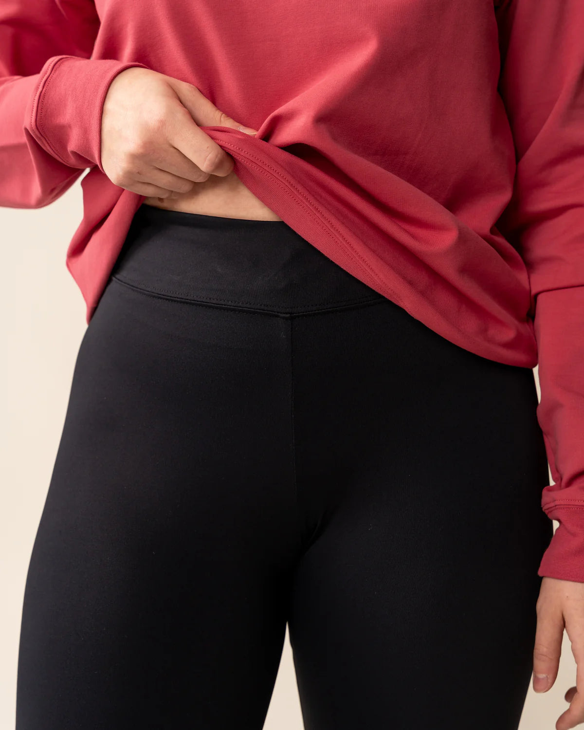 Leggingsit, Musta