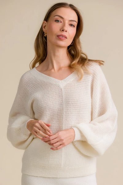 Livia Mohairneule, Luonnonvalkoinen