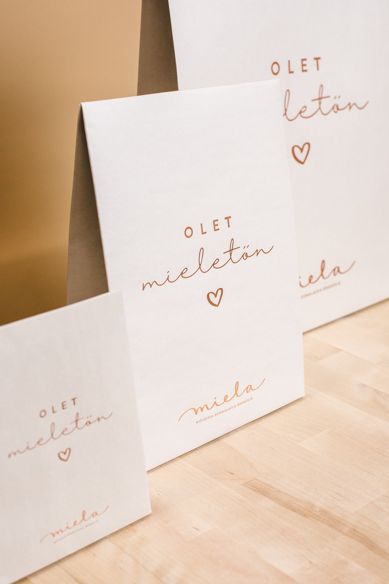 Lahjapaketti, eri kokoja