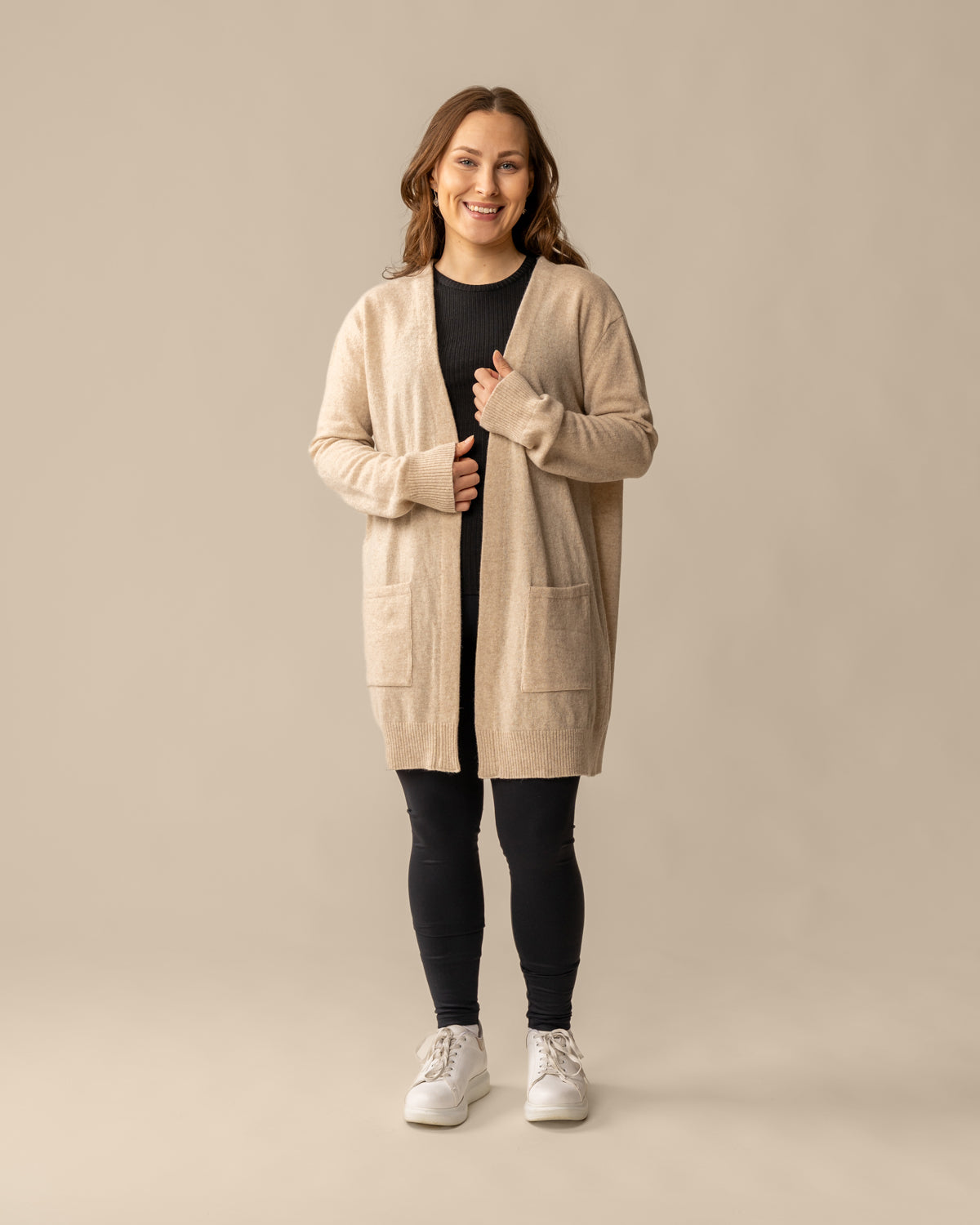 Tyyni Neuletakki, Beige