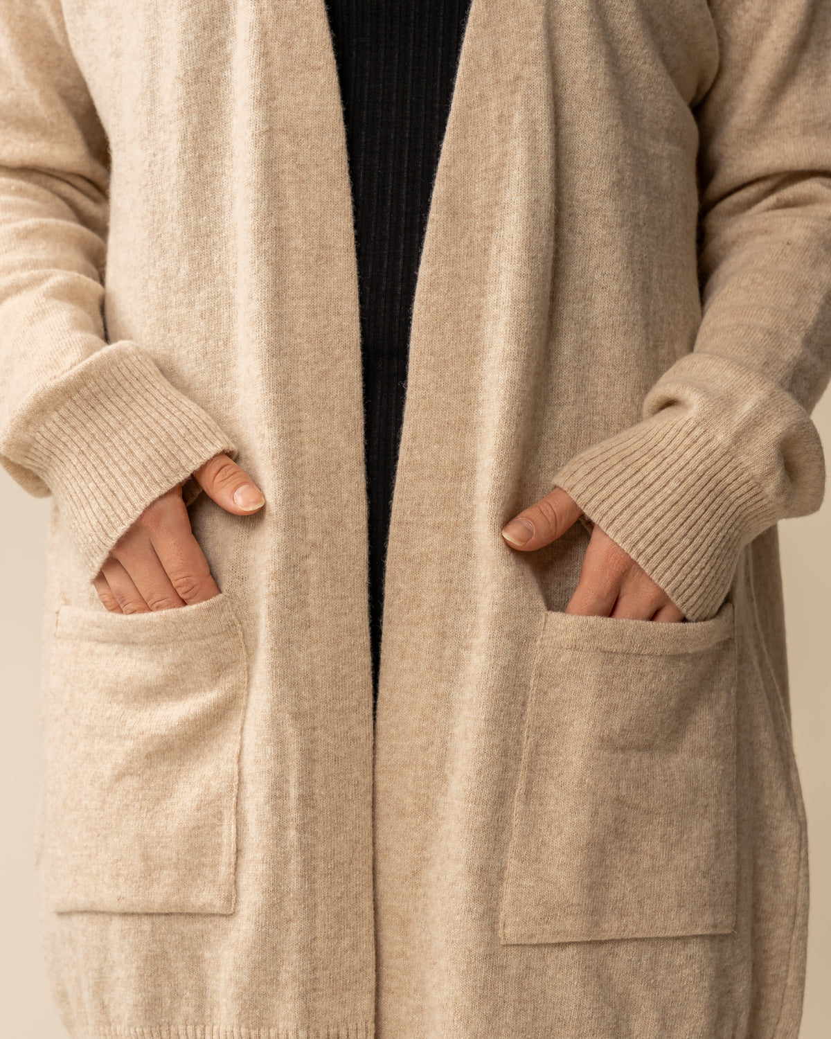 Tyyni Neuletakki, Beige