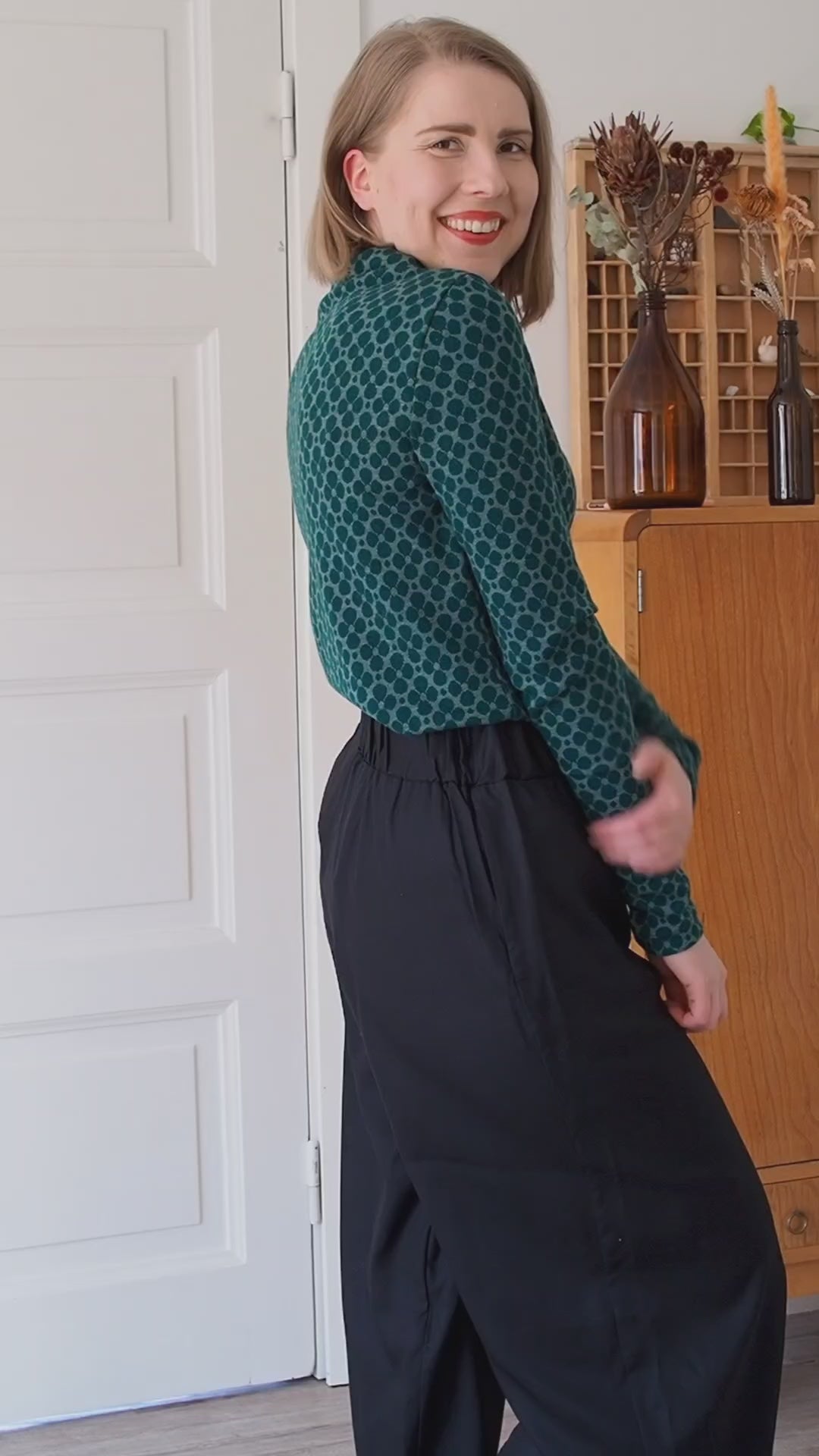 Iisi Villapoolo, Apila Vihreä