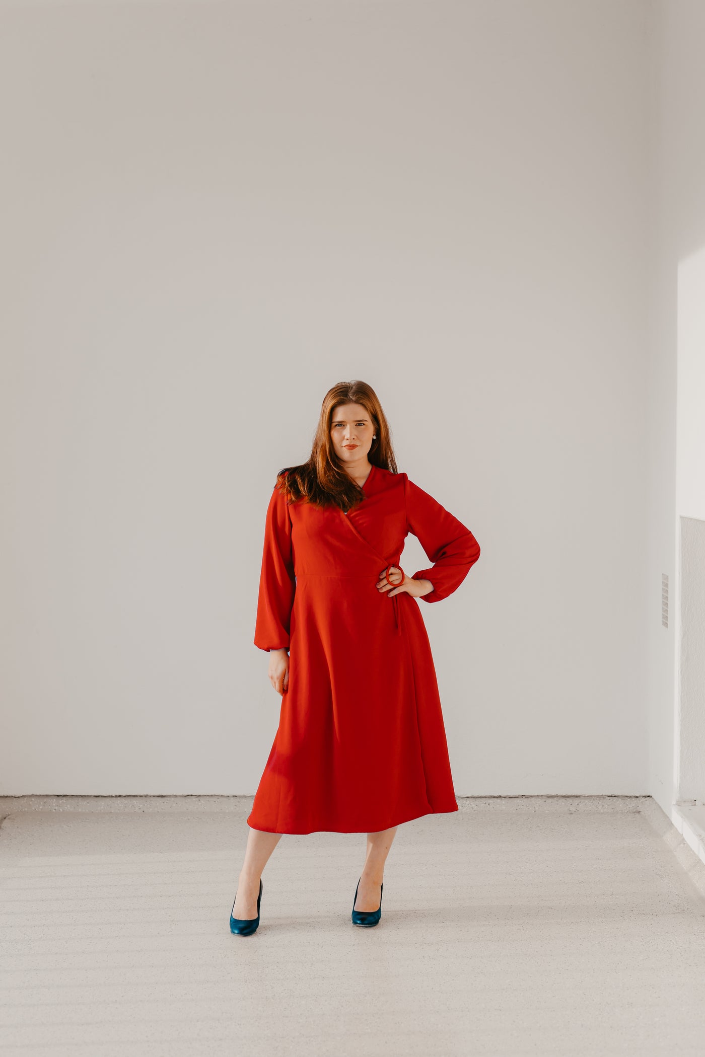 Karla Kietaisumekko, Punainen